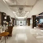 Kadak Garden מלון 2*