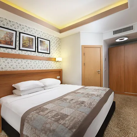 Hotel Kadak Garden 2*