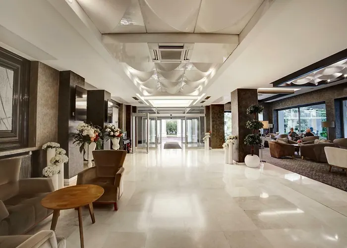 Kadak Garden Hotel 2*