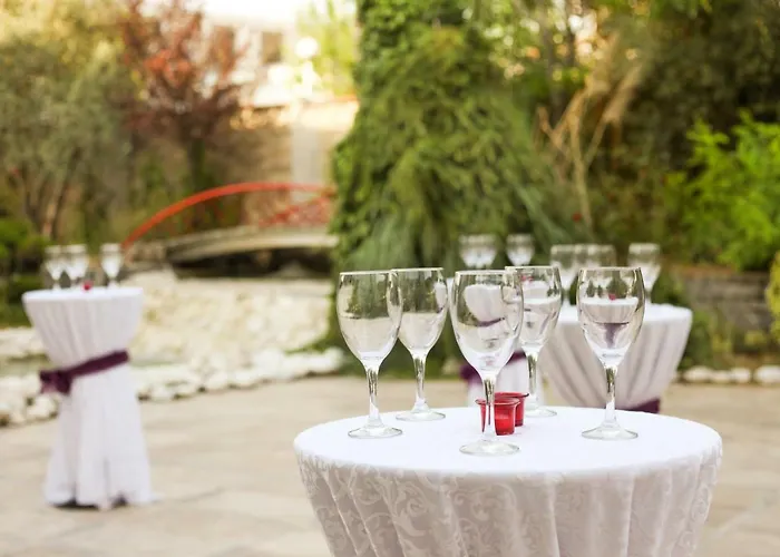 Kadak Garden Hotel 2*