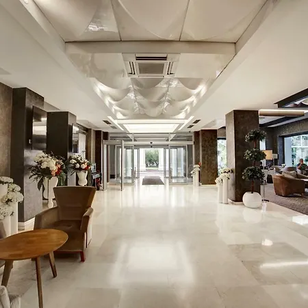 Kadak Garden Hotel 2*