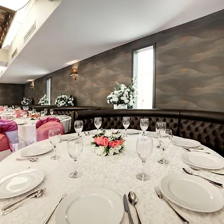 Hotel Kadak Garden 2*